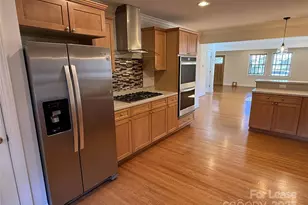 350 Melbourne Ct, Charlotte, NC 28209 - Photo 8
