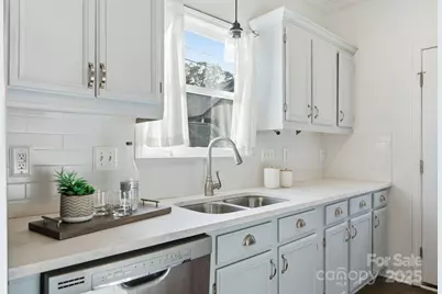 618 Olmsted Park Place, Charlotte, NC 28203 - Photo 16