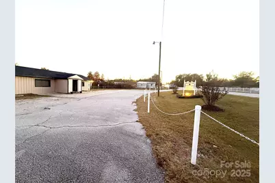 31613 McGregor Street, Pageland, SC 29728 - Photo 4