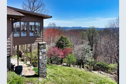 300 Roberts Drive, Hendersonville, NC 28739 - Photo 44