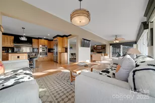 300 Roberts Dr, Hendersonville, NC 28739 - Photo 14