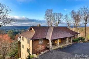 300 Roberts Dr, Hendersonville, NC 28739 - Photo 1