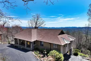 300 Roberts Dr, Hendersonville, NC 28739 - Photo 1