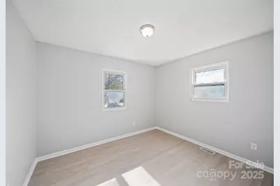 801 Pennsylvania Avenue, Charlotte, NC 28216 - Photo 4