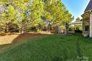 401 Hollyhock Dr, Matthews, NC 28104 - Photo 32