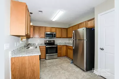 9529 Bradstreet Commons Way, Charlotte, NC 28215 - Photo 6