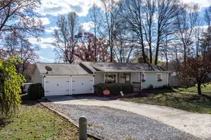 1553 Castell Ln, Hickory, NC 28601 - Photo 1