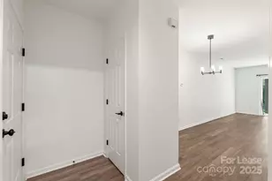 3220 Selwyn Farms Ln, Charlotte, NC 28209 - Photo 6