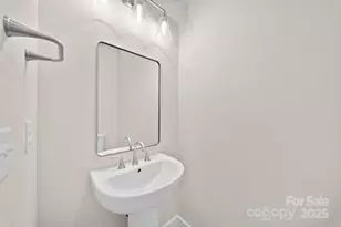 107 Collin Pl, Asheville, NC 28804 - Photo 18