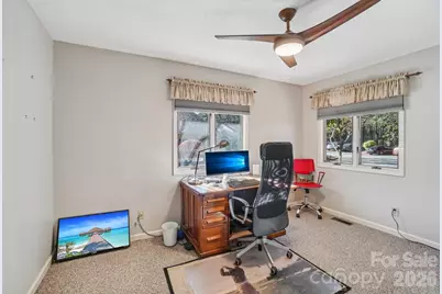 305 N Scarlet Oak Lane, Hendersonville, NC 28791 - Photo 12