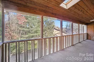 305 N Scarlet Oak Ln, Hendersonville, NC 28791 - Photo 14