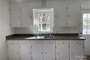 613 Gurley St, Albemarle, NC 28001 - Photo 8