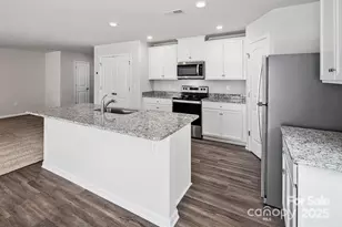 1216 Nia Rd, Charlotte, NC 28215 - Photo 4