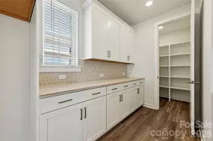5214 Holw Br Rd, Charlotte, NC 28278 - Photo 6