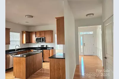 6423 Ridgeview Commons Drive, Charlotte, NC 28269 - Photo 8