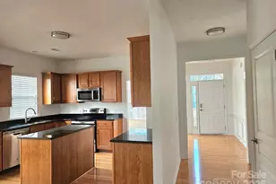 6423 Ridgeview Commons Dr, Charlotte, NC 28269 - Photo 8