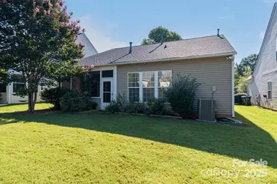 6423 Ridgeview Commons Drive, Charlotte, NC 28269 - Photo 22