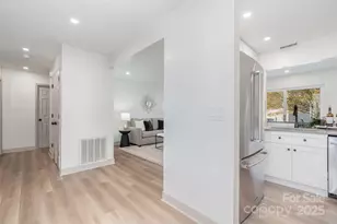 7802 Renaissance Ct, Charlotte, NC 28226 - Photo 8