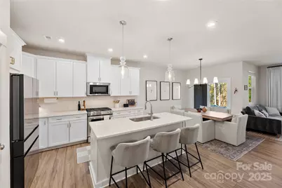 9722 Munsing Drive, Charlotte, NC 28269 - Photo 2