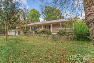 10 Hvn Crst Ln, Fletcher, NC 28732 - Photo 2