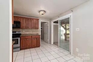 4926 Harri Ann Dr, Charlotte, NC 28227 - Photo 8