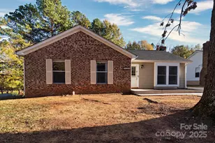 4926 Harri Ann Dr, Charlotte, NC 28227 - Photo 2