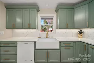 71 Bristol Ln, Hendersonville, NC 28792 - Photo 12