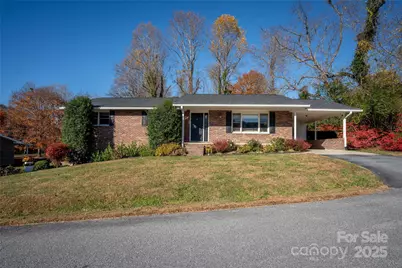 71 Bristol Lane, Hendersonville, NC 28792 - Photo 2