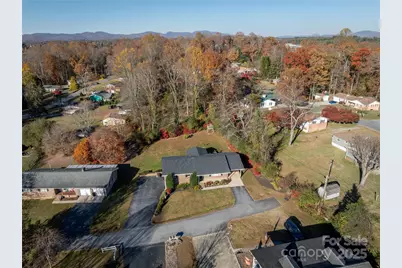 71 Bristol Lane, Hendersonville, NC 28792 - Photo 4