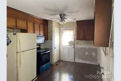 305 Red Roan Place, Charlotte, NC 28215 - Photo 10