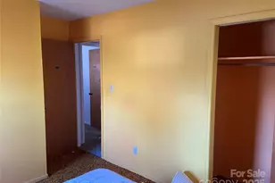 305 Red Roan Pl, Charlotte, NC 28215 - Photo 22