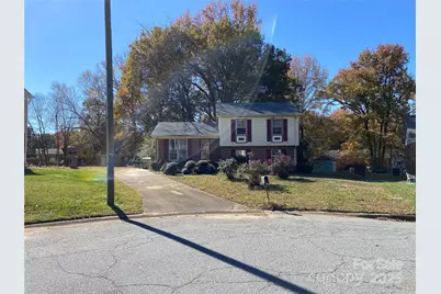 305 Red Roan Place, Charlotte, NC 28215 - Photo 2