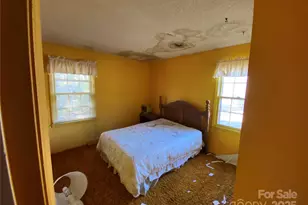 305 Red Roan Pl, Charlotte, NC 28215 - Photo 20