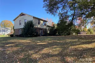 305 Red Roan Pl, Charlotte, NC 28215 - Photo 4