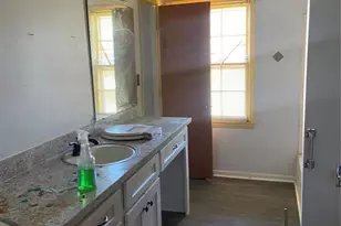 305 Red Roan Pl, Charlotte, NC 28215 - Photo 14