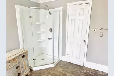 602 E Lee Avenue, Bessemer City, NC 28016 - Photo 36