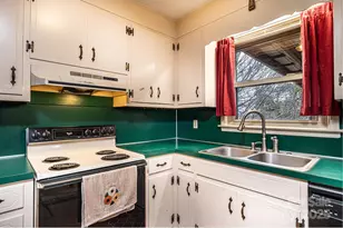 2570 Raintree St, Connelly Springs, NC 28612 - Photo 10