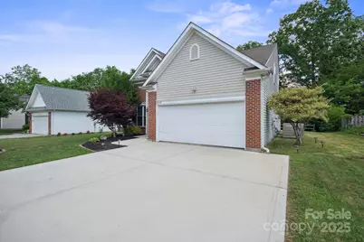 16337 Greybriar Forest Lane, Charlotte, NC 28278 - Photo 2