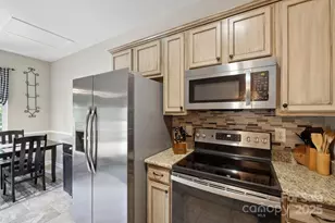 16337 Greybriar Forest Ln, Charlotte, NC 28278 - Photo 12