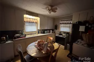 307 Caldwell St, Kannapolis, NC 28083 - Photo 12