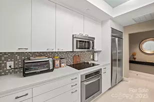 400 N Church St, Charlotte, NC 28202 - Photo 14