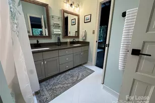 210 Hargett Ct, Charlotte, NC 28211 - Photo 34