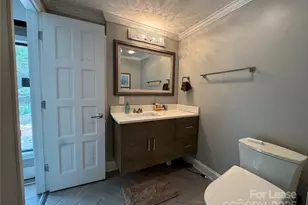 210 Hargett Ct, Charlotte, NC 28211 - Photo 18