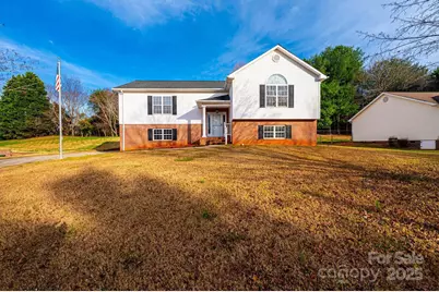 112 Meadowcreek Drive, Hudson, NC 28638 - Photo 2