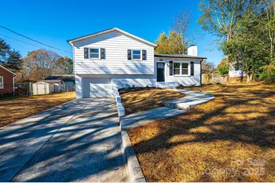 731 7th Avenue Court SE, Hickory, NC 28602 - Photo 2