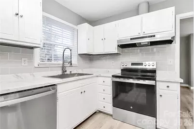 7118 April Ridge Lane, Charlotte, NC 28215 - Photo 12