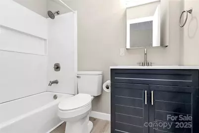 7118 April Ridge Lane, Charlotte, NC 28215 - Photo 10