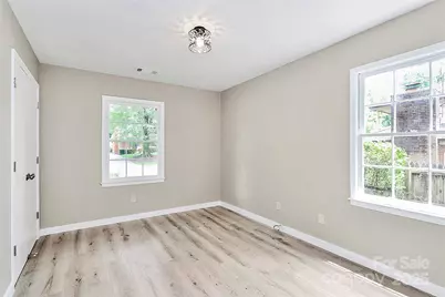 7118 April Ridge Lane, Charlotte, NC 28215 - Photo 8