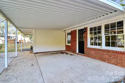 7118 April Ridge Lane, Charlotte, NC 28215 - Photo 14