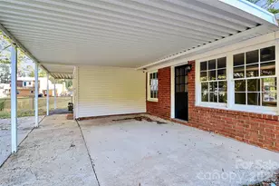 7118 April Ridge Ln, Charlotte, NC 28215 - Photo 14